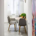 Avangard Shevchenko Avenue 25 Апартаменти *