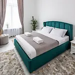 Апартаменти Avangard Shevchenko Avenue 25