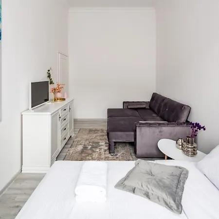 Avangard Shevchenko Avenue 25 Apartmán Lvov