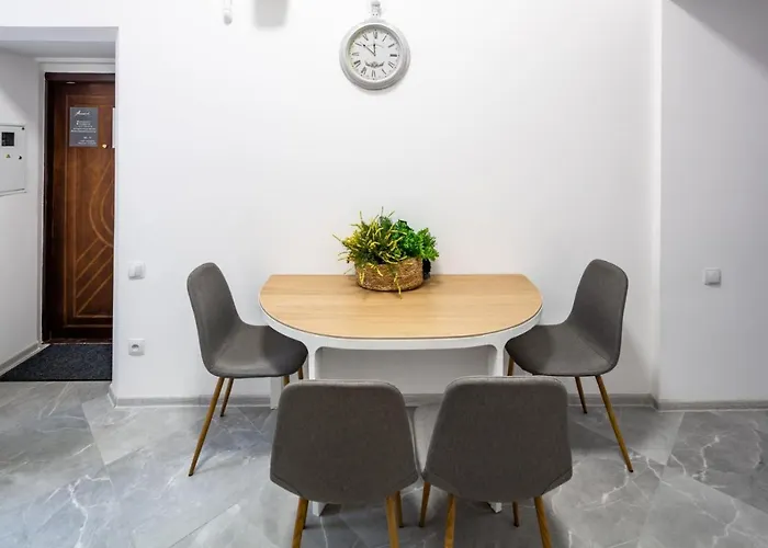 Avangard Shevchenko Avenue 25 * リヴィウ