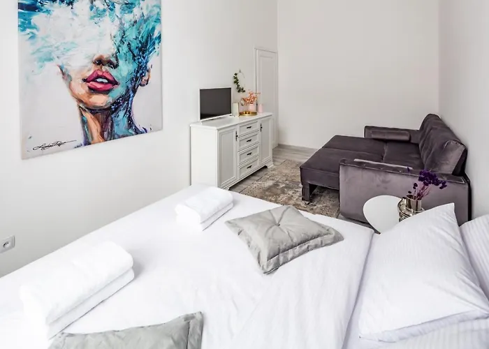 Avangard Shevchenko Avenue 25 * לבוב