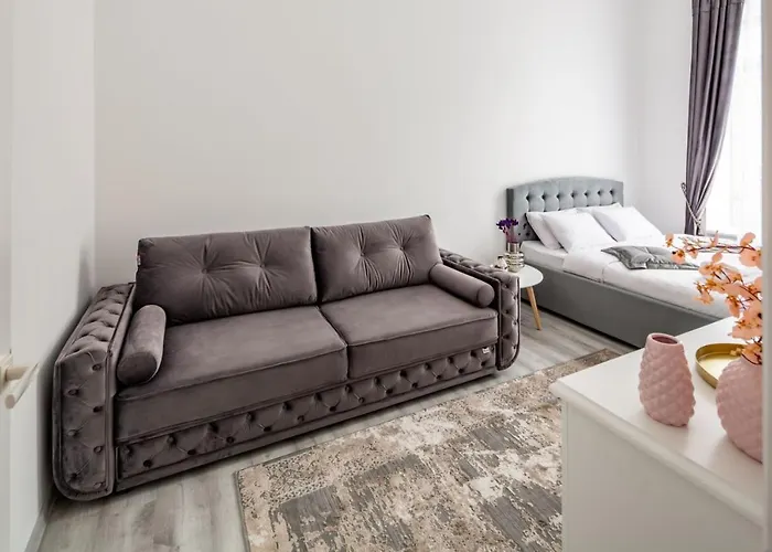 Avangard Shevchenko Avenue 25 * לבוב