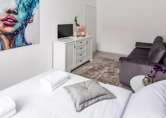 Avangard Shevchenko Avenue 25 * リヴィウ