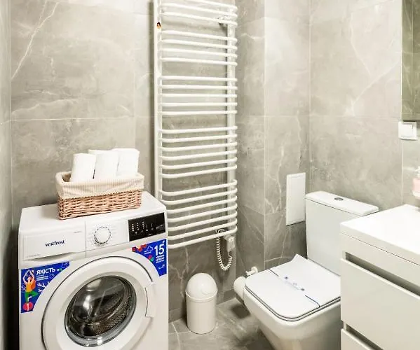 Avangard Shevchenko Avenue 25 * リヴィウ