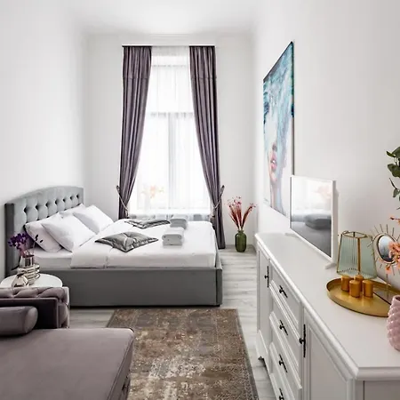 Avangard Shevchenko Avenue 25 Lviv