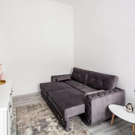 Avangard Shevchenko Avenue 25 * Lviv